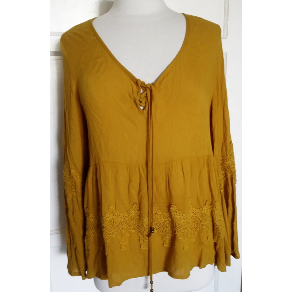 NWT Tyler & Sage mustard  bell sleeve top